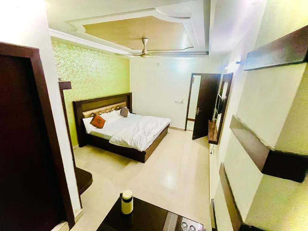 Hotel Ac Family Rooms Nagla Dhimar 3*,