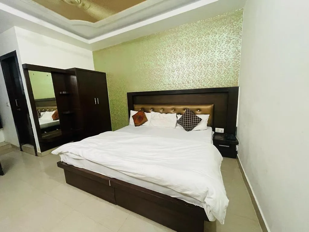 Hotel Ac Family Rooms Nagla Dhimar